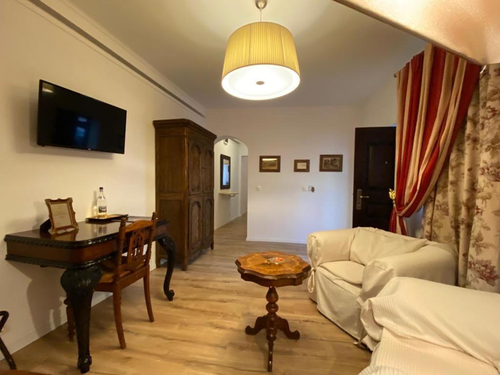 Grand Boutique Hotel Bucureşti Ngoại thất bức ảnh
