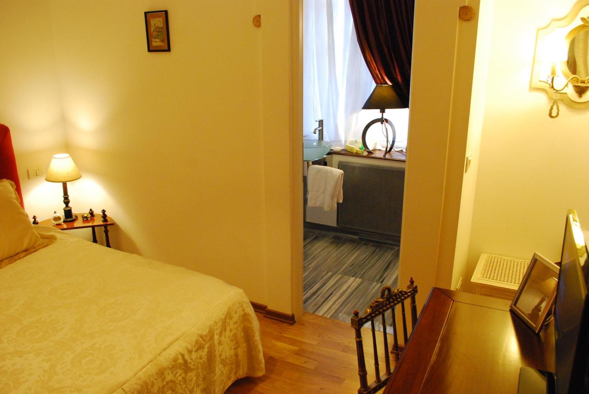 Grand Boutique Hotel Bucureşti Phòng bức ảnh